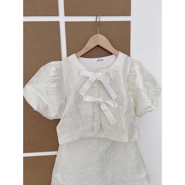 [Ảnh thật/Video]Set gấm hai nơ to tiểu thư nhẹ nhàng  Set áo kèm chân váy hàng Quảng Châu