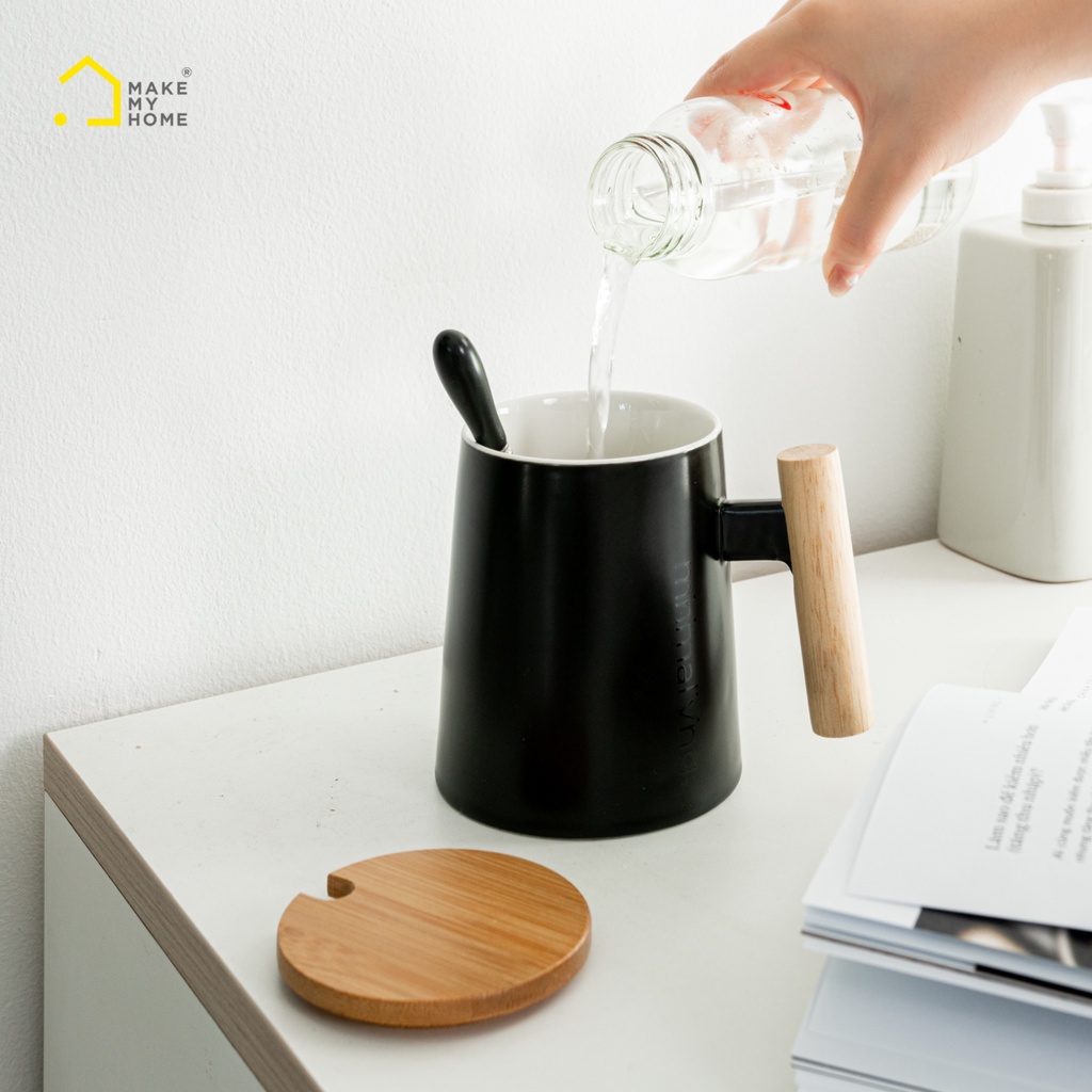Set Hộp Quà Tặng Ly Sứ Có Tay Cầm Gỗ Nắp Đậy Kèm Thìa Inox Tối Giản, Độc Đáo EASILY - Design by Make My Home