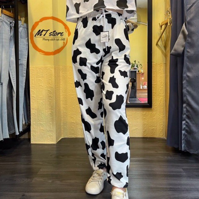 Quần Bò Sữa Ống Suông From Rộng Dáng Jogger In Họa Tiết Loang Bò Sữa Có Dây Rút Gấu Phong Cách Ulzzang | BigBuy360 - bigbuy360.vn