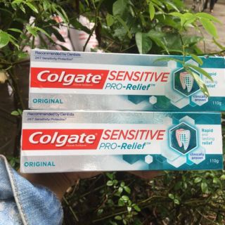Kem đánh răng chống ê buốt Colgate sensitive.