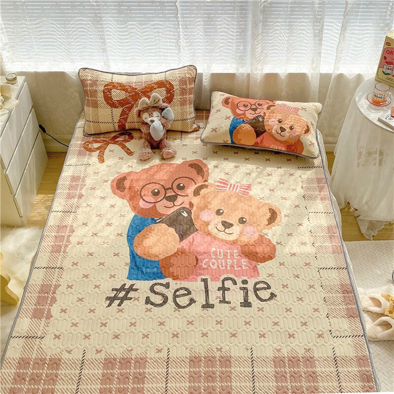 Chiếu cao su non 5D - Chiếu Điều Hòa họa tiết gấu selfie