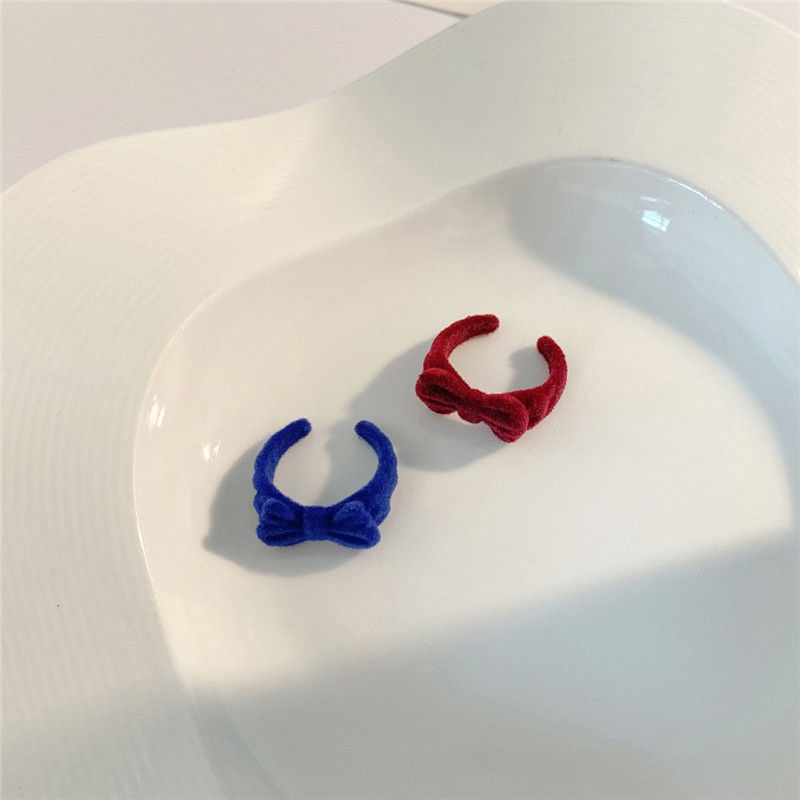 Nhẫn Nơ Bướm Vải Nhung Đỏ Dành Cho Nam Và Nữ