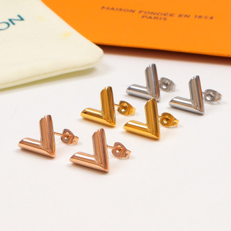 2023 three-dimensional letter pendant earrings classic fashion new titanium steel earrings couple jewelry