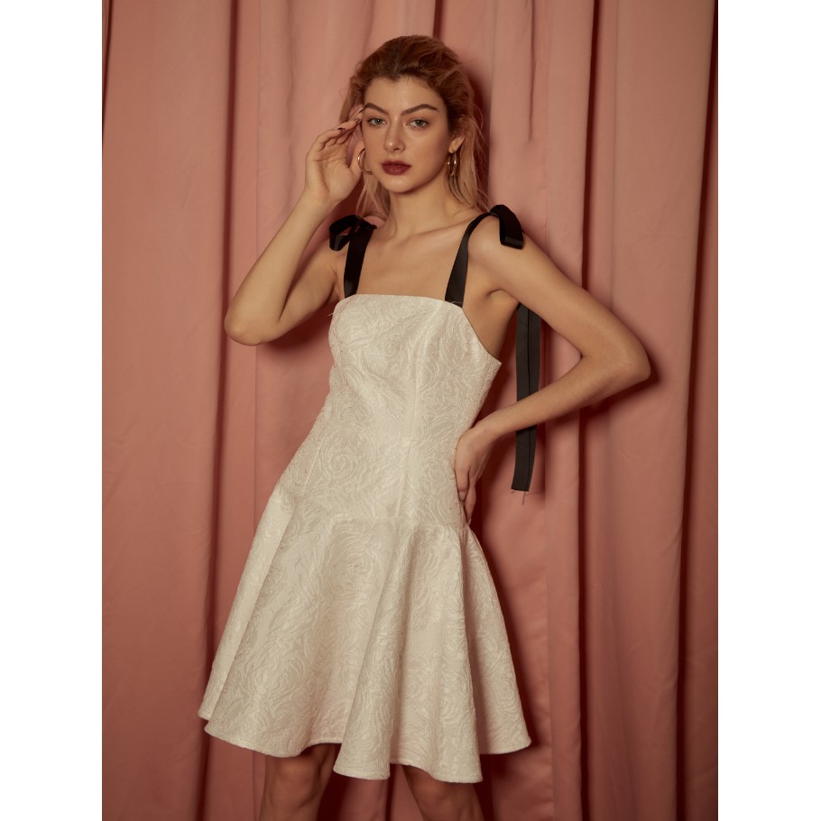 COCO SIN - Đầm Gấm Trắng Dây Đen | BigBuy360 - bigbuy360.vn