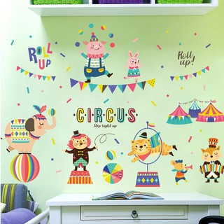Tranh decal rạp xiếc của bé