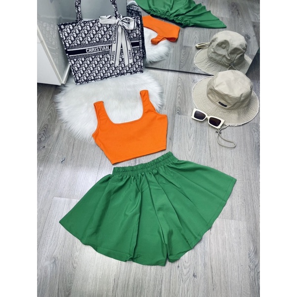 Áo 2 dây bảng lớn croptop