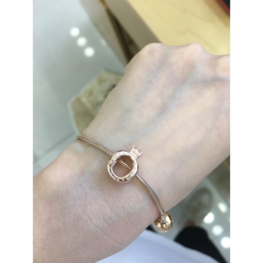 Hạt của vương miện chữ O LOGO