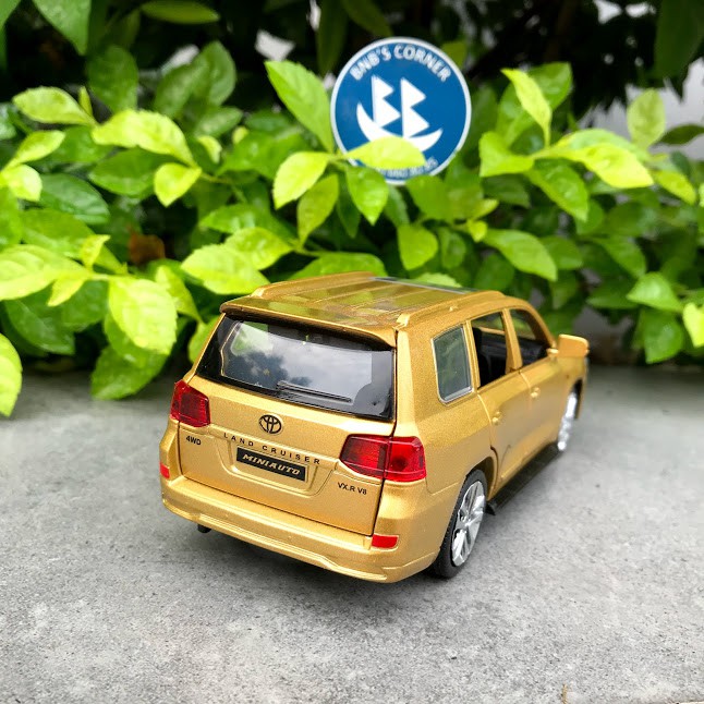 Xe mô hình 1:32 Toyota Land Cruiser V8 hãng Mini Auto