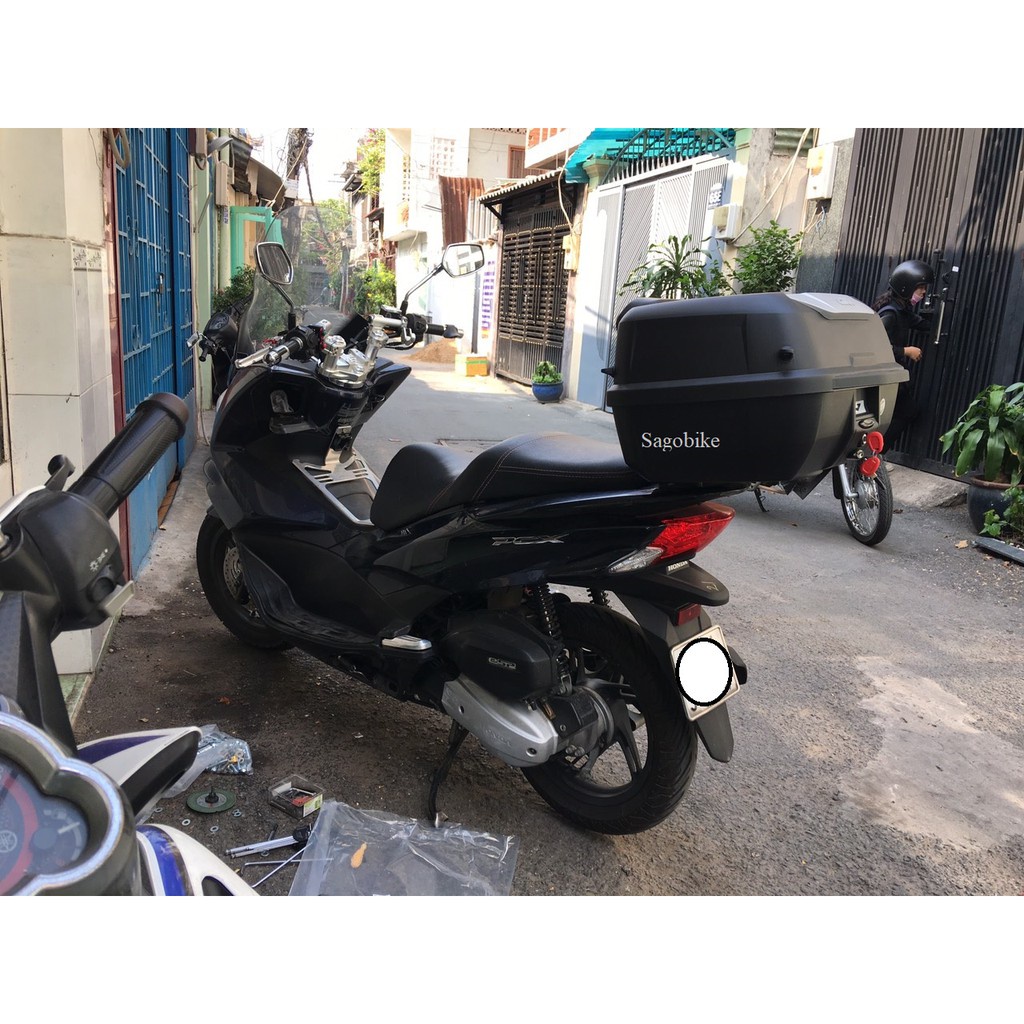Thùng xe máy PCX - Thùng Givi cho xe PCX nhiều mẫu
