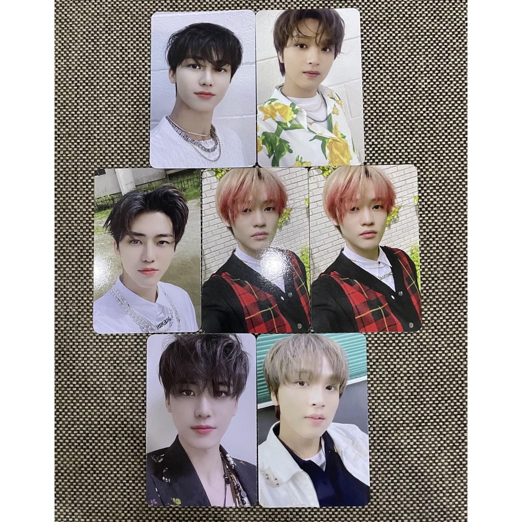 Thẻ bài photo card nhóm nhạc NCT DREAM trong bộ ảnh album Hot Sauce và Hello Future