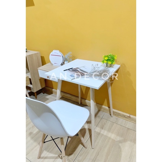 Bàn Ăn Hình Vuông Chân Cao Ngồi Ghế