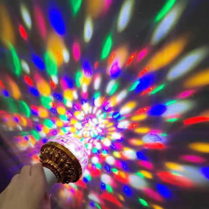 Đèn LED Vũ Trường Xoay 7 Màu Cảm Ứng Theo Tiếng Nhạc
