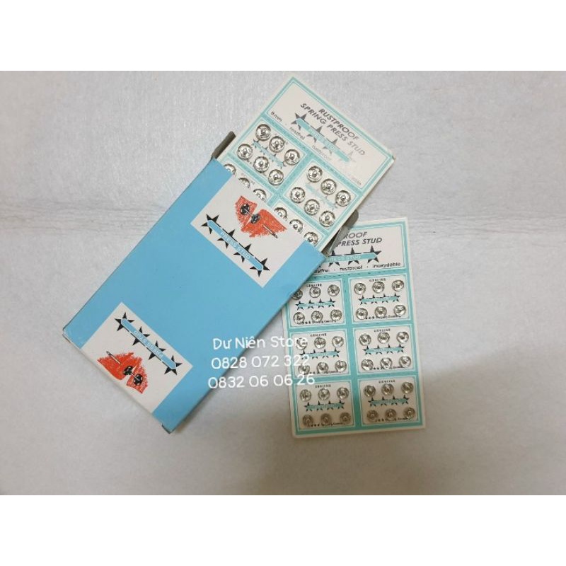 Vĩ 36 Nút Bóp 8mm, 10mm Trắng &amp; Đen Hiệu Ngôi Sao.