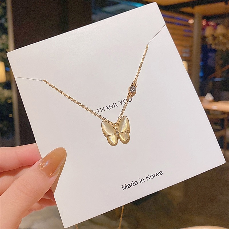 Dây chuyền mạ vàng mặt hình bướm đính đá Opal sang trọng