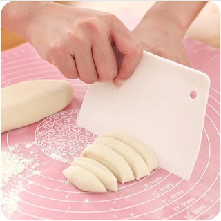 Dụng cụ cắt bột bánh/ Miếng Vét Cắt Bột Bằng Nhựa PP Cao Cấp