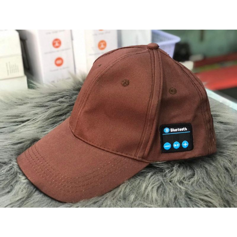 Nón lưỡi trai có tại nghe Bluetooth tiện lợi