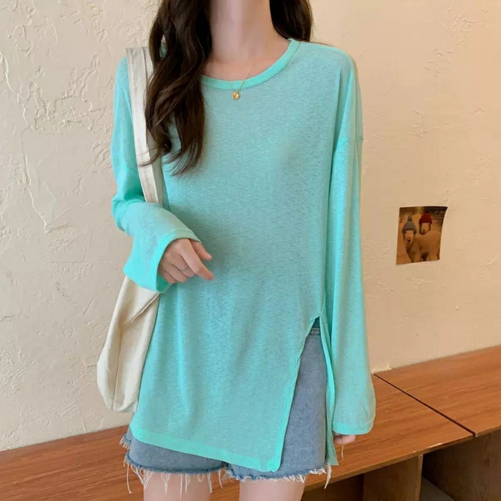 Áo thun dài tay xẻ tà chât xược.