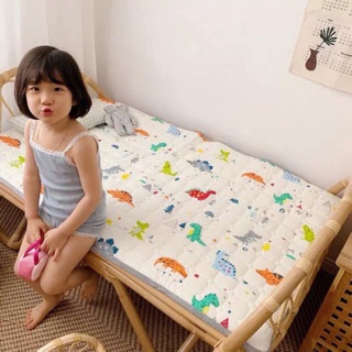 Nệm lót giường hoặc nôi cho trẻ em và nệm cho sinh viên