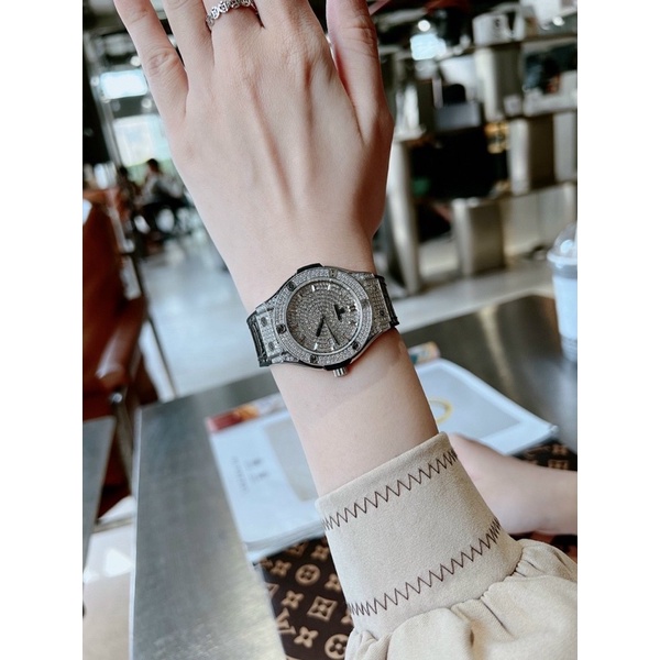 Đồng hồ đeo tay nữ cao cấp đình full đá hàng hiếm LUTOS WATC