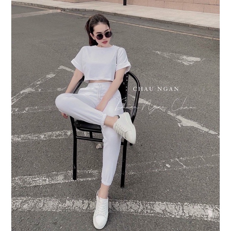 Set thể thao áo crop logo + quần jogger bo