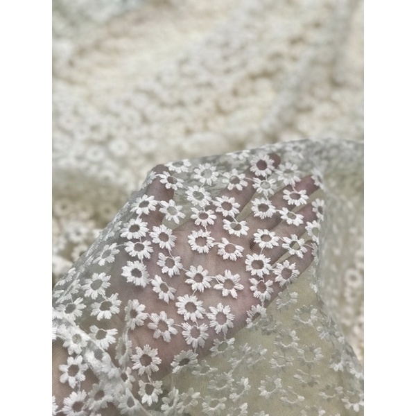 Pass Đầm Hoivu ren hoa cúc trắng kem Size M Daisy Dress