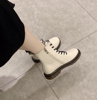 Boot Dr Martens cao cổ trắng 8 lỗ
