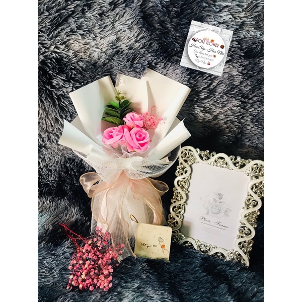 Bó Hoa 3 Bông Sáp Kèm Túi Xách,Đèn Led,Thiệp ( Combo như ảnh)