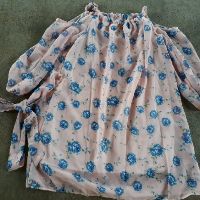 Đầm cổ yếm khoét tay