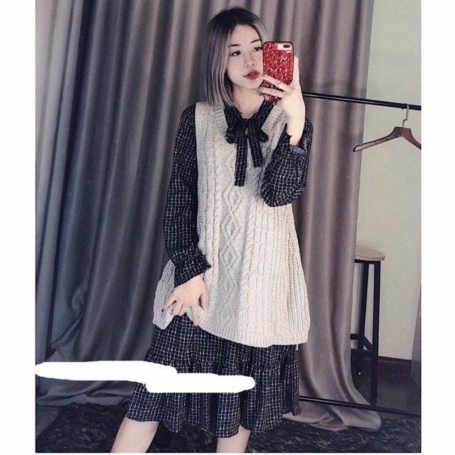 Sét váy kẻ kèm áo gile len cực đẹp í khách , hàng cao cấp chất miễn bàn luôn ạ , fom over size mặc tiểu thư lắm lắm 😘😘