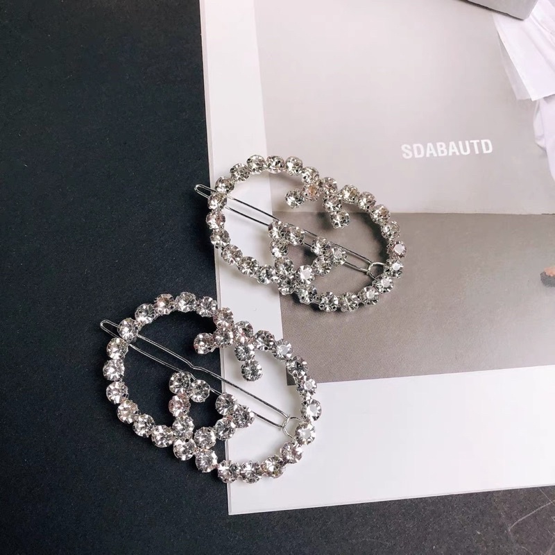 Kẹp mái gucii đính đá siêu sang chảnh