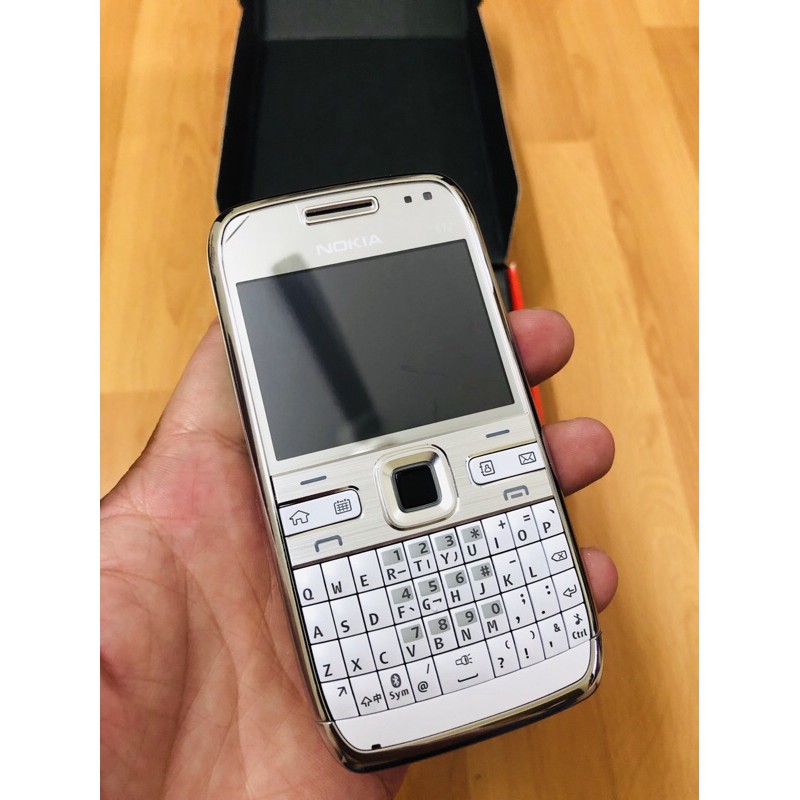 Điện thoại Nokia E72 fullbox