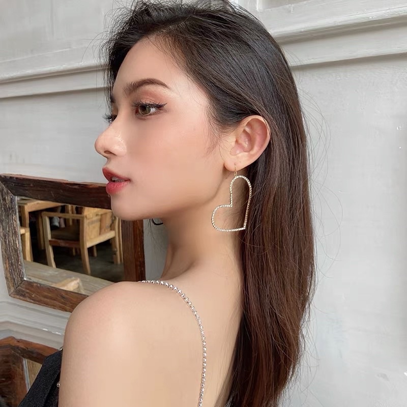 Khuyên tai hình trái tim đính đá - Maben