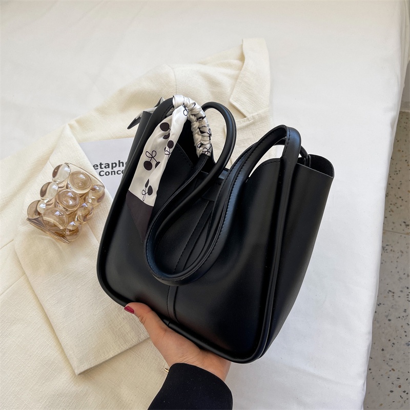 Ielgy Túi tote Đeo Vai Bằng Lụa Tinh Tế Đơn Giản Màu Sắc Tương Phản Thời Trang Dễ Phối Đồ Cho Mẹ Và Con Gái