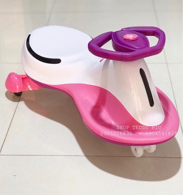 Xe lắc cho bé