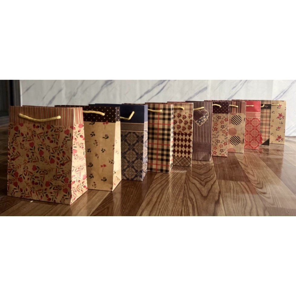 Combo 20 túi giấy đựng quà kraft có quai đủ size (giao màu ngẫu nhiên)