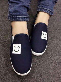 Giày slip on mặt cười  