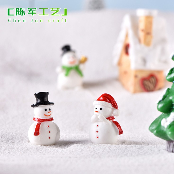 Ông Già Noel, người tuyết, cây thông, tuần lộc - tiểu cảnh trang trí Giáng Sinh