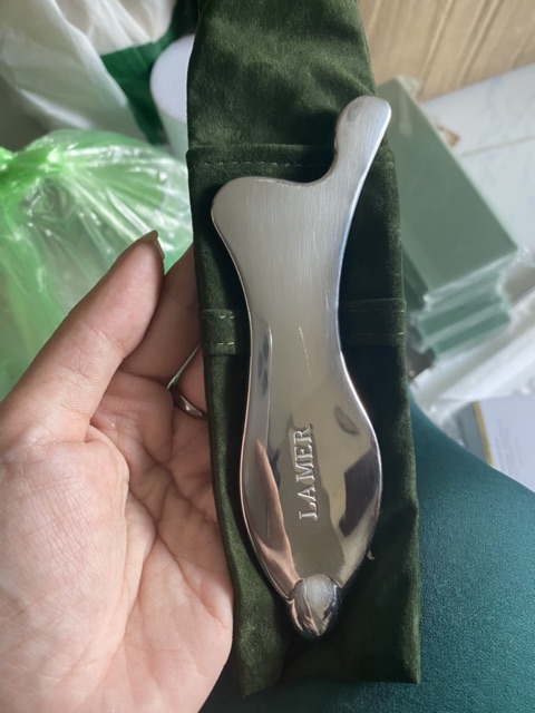 Cây massage La mer the Expert Touch