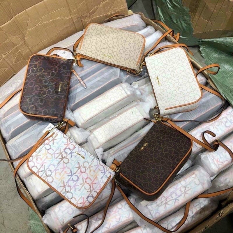 Túi Ck đeo chéo phối màu