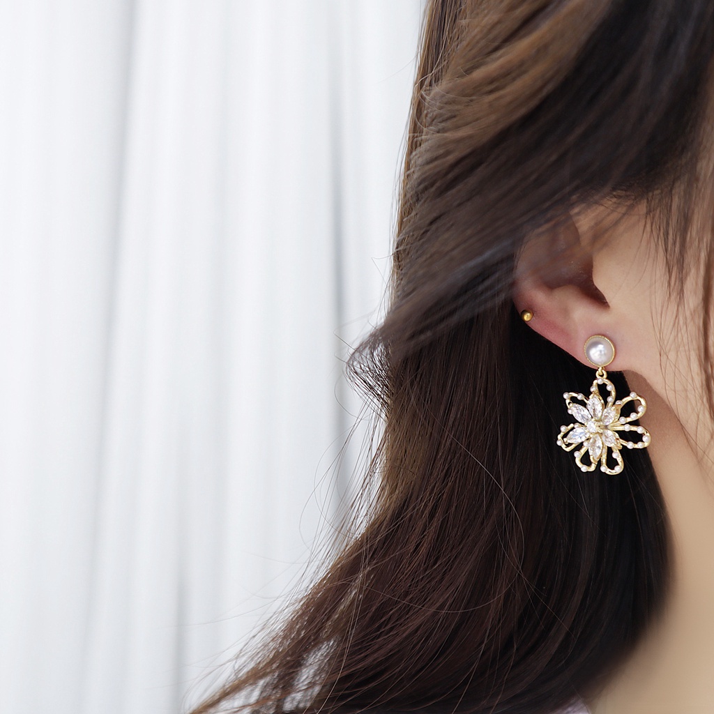 Bông Tai Hàn Quốc Năm 2022 Hình Hoa Đính Đá Zircon Ngọc Trai Lấp Lánh