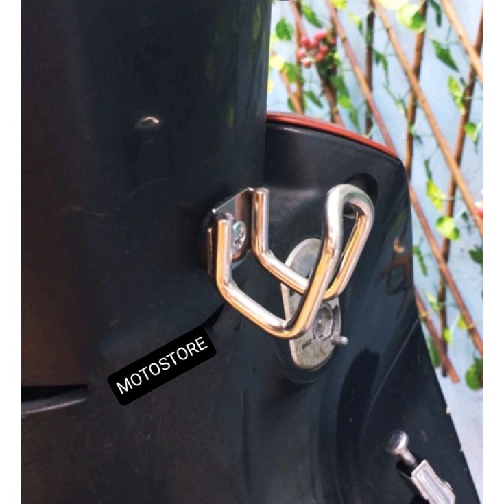 Móc giữa chữ U