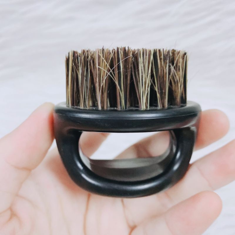 Chổi phủi barber thiết kế chiếc nhẫn