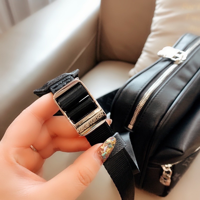 TÚI ĐEO CHÉO NAM NỮ LV3501 DÁNG CẶP DA THẬT LOCK  MESSENGER FULLBOX SUPER SẴN SHIP GRAB SIZE 25 SMANO