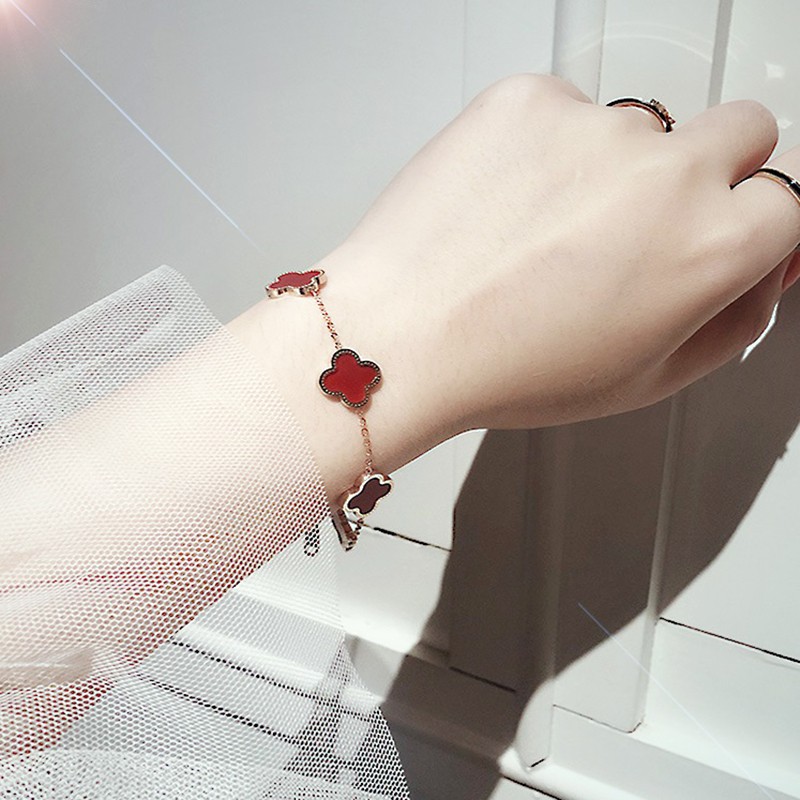 Vòng tay cỏ 4 lá phong cách Hàn Quốc dành cho nữ | BigBuy360 - bigbuy360.vn