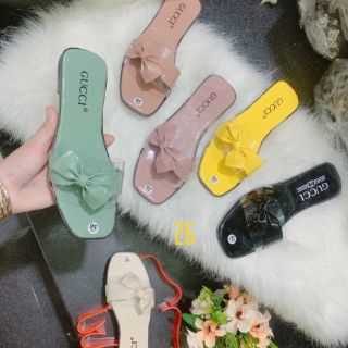 Dép kiểu nữ