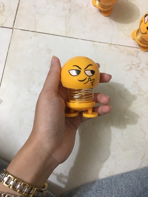 Emoji nhún nhảy