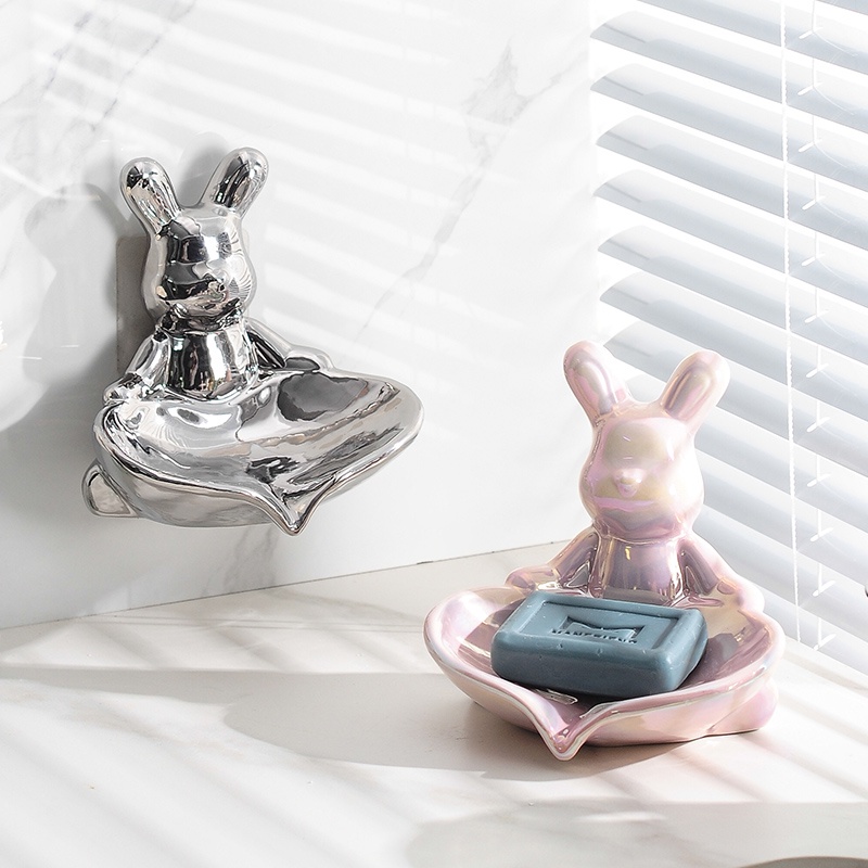 Set Khay Đựng Bánh Xà Phòng Dán tường và Chai nước rửa tay Gốm Sứ Hình Gấu Để Ráo Nước Trong Phòng Tắm