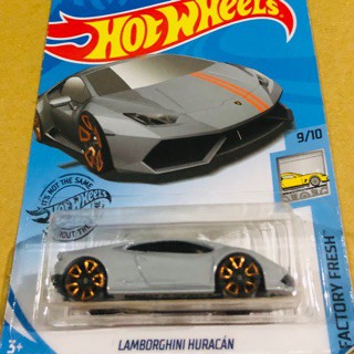 Xe sắt mô hình HOT WHEELS cơ bản cho bé ( clip thật )