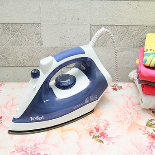 Bàn ủi hơi nước Tefal FV1320