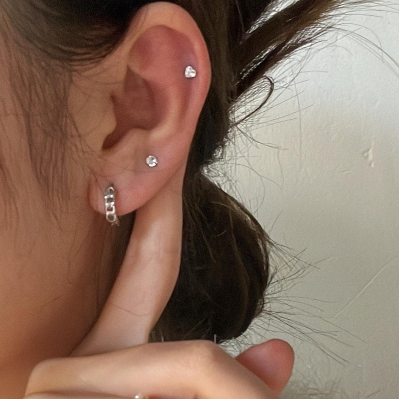 𝐯𝐞𝐥𝐯𝐞𝐭𝐩𝐢𝐧𝐤.𝐚𝐜𝐜🇰🇷| Khuyên tai thép không gỉ đá hình trái tim 2 màu